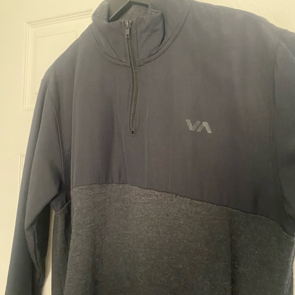 RVCA Quarter Zip - Picture 2 of 3